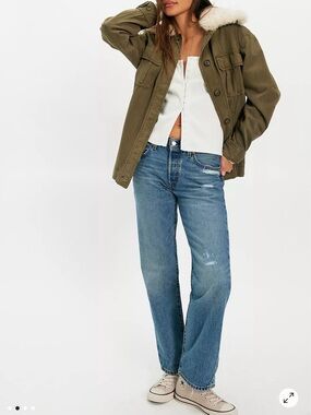 Mid-Rise 90s Straight Leg Jeans in verified vintage wash